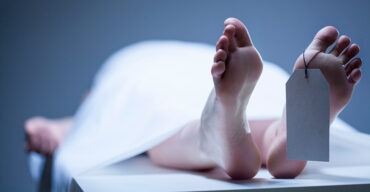 O que é decomposição do corpo falecido? Conheça as 5 fases!